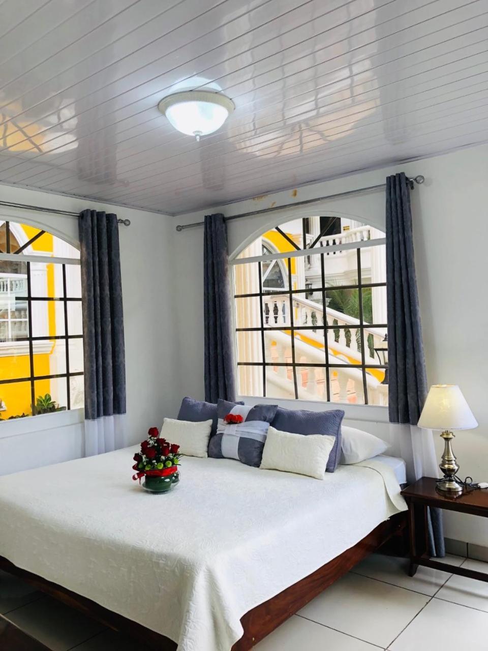 Hotel Andrea Neily 외부 사진
