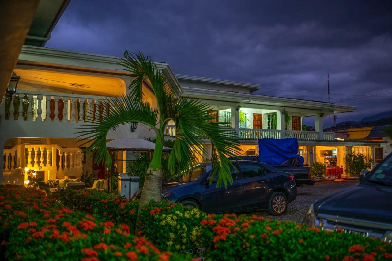 Hotel Andrea Neily 외부 사진